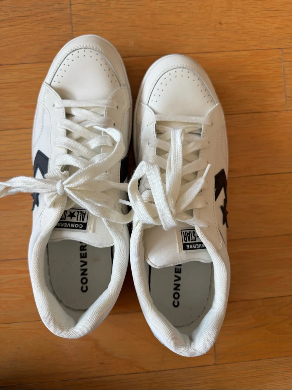 Converse White Sneakers with Black Star Pro Blaze Classic low A12720C - Picture 2 of 9